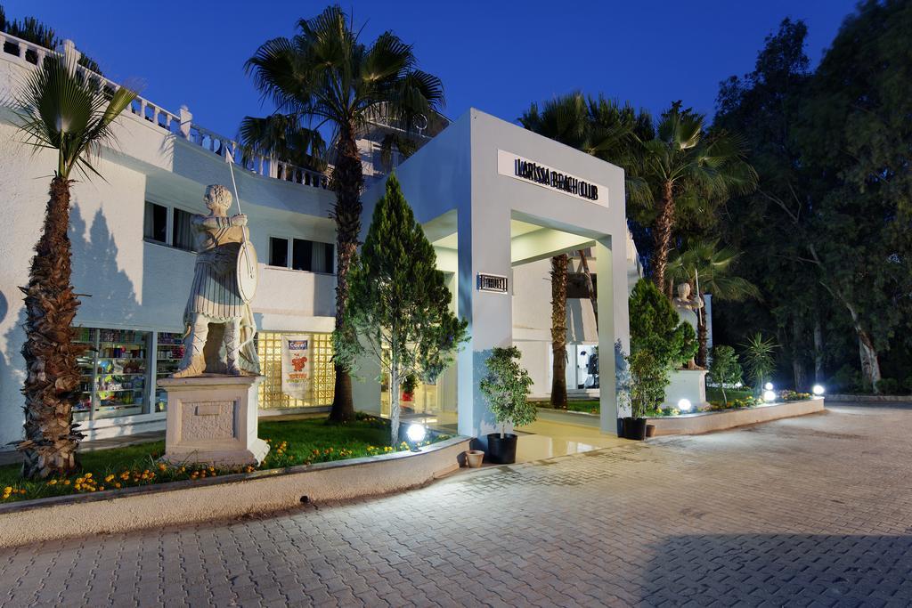 Larissa Beach Club Side Exterior foto